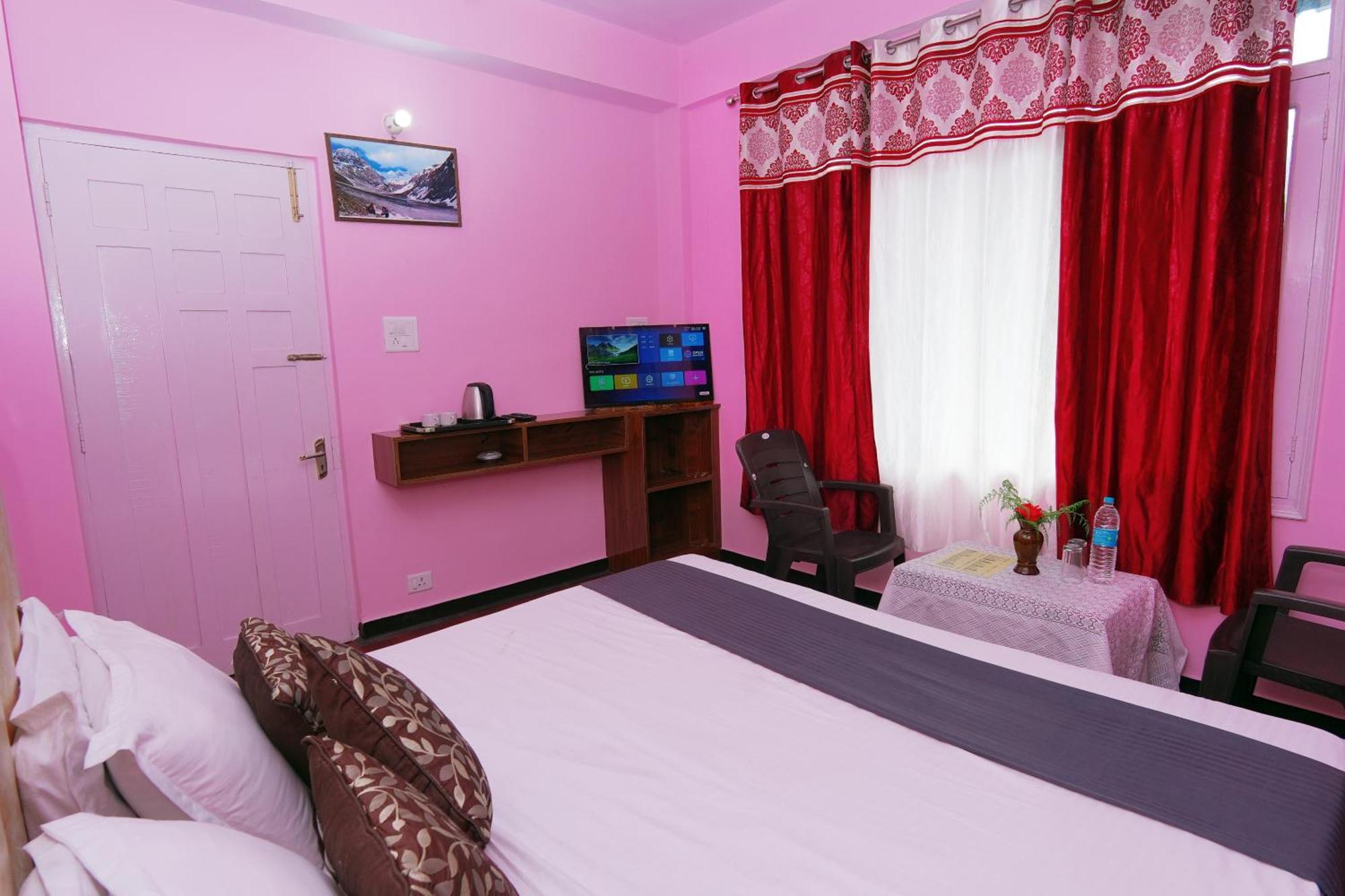 Shimla Hills Apartments 2Bhk Екстер'єр фото
